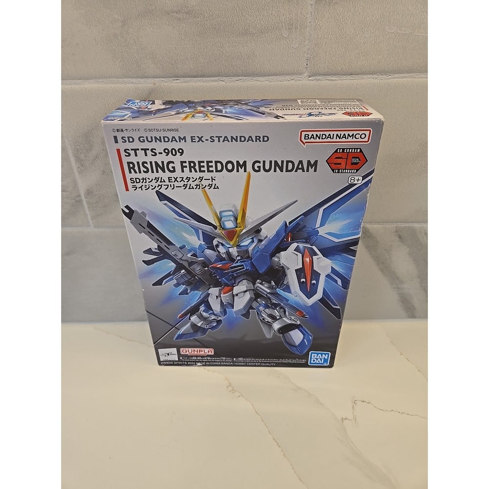Bandai Hobby EX-Standard Rising Freedom Gundam SD Model Kit‎